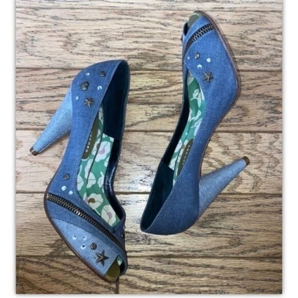 Vintage Marc Jacobs denim 4” heels w/ metal grommets - Picture 1 of 4